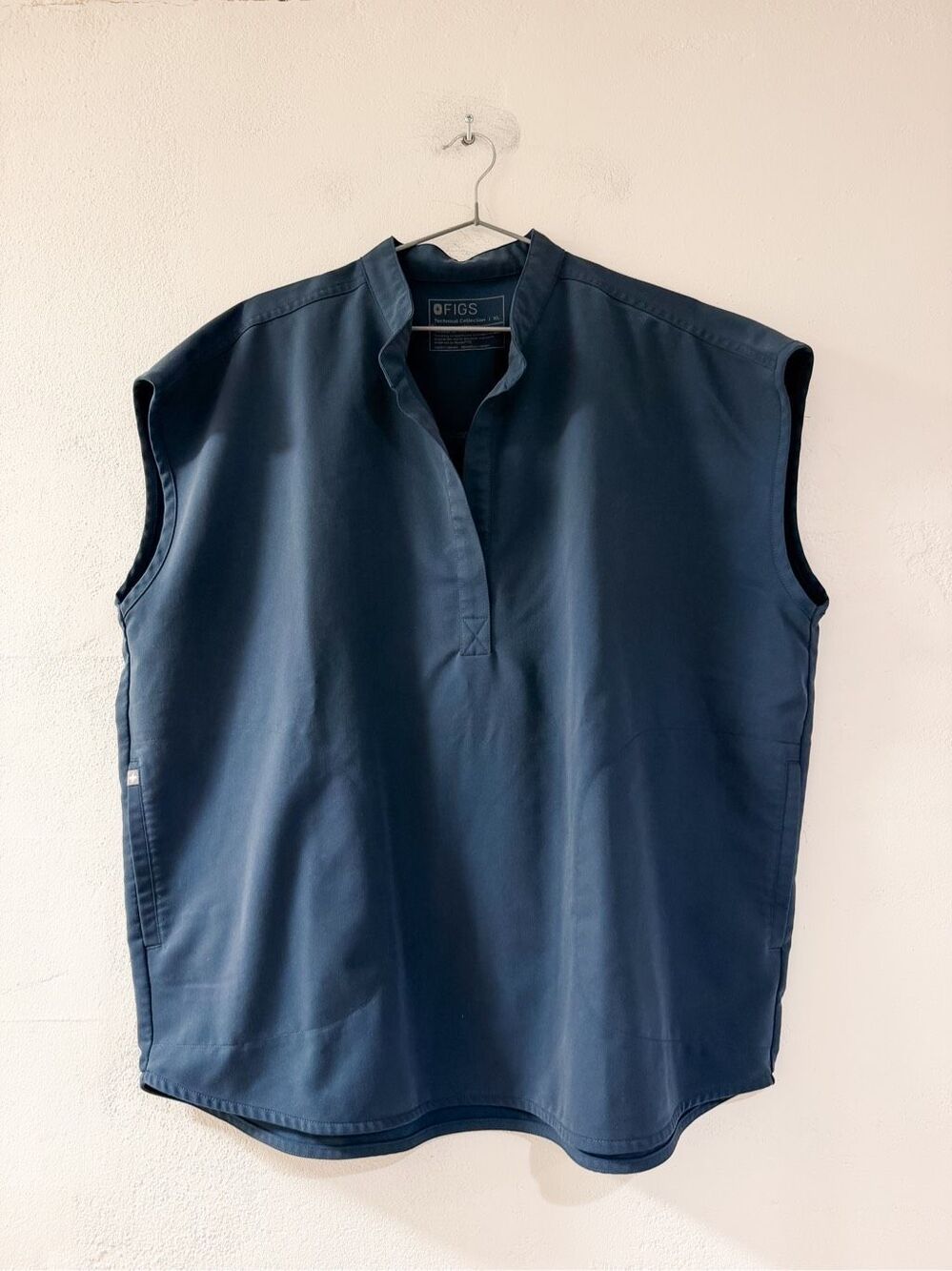 Figs Sleevless Scrub Top in Blue XL